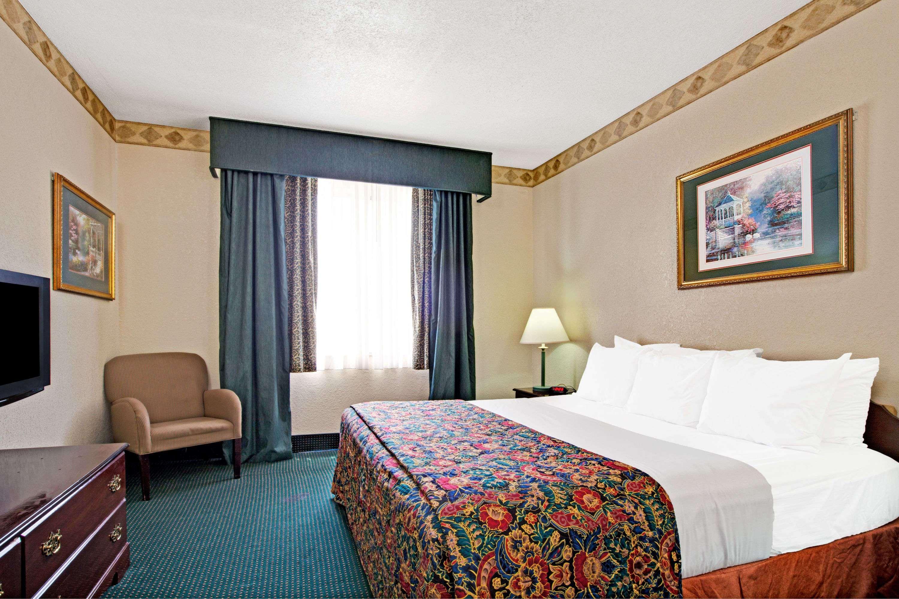 Days Inn & Suites By Wyndham Houston North/Aldine Ngoại thất bức ảnh