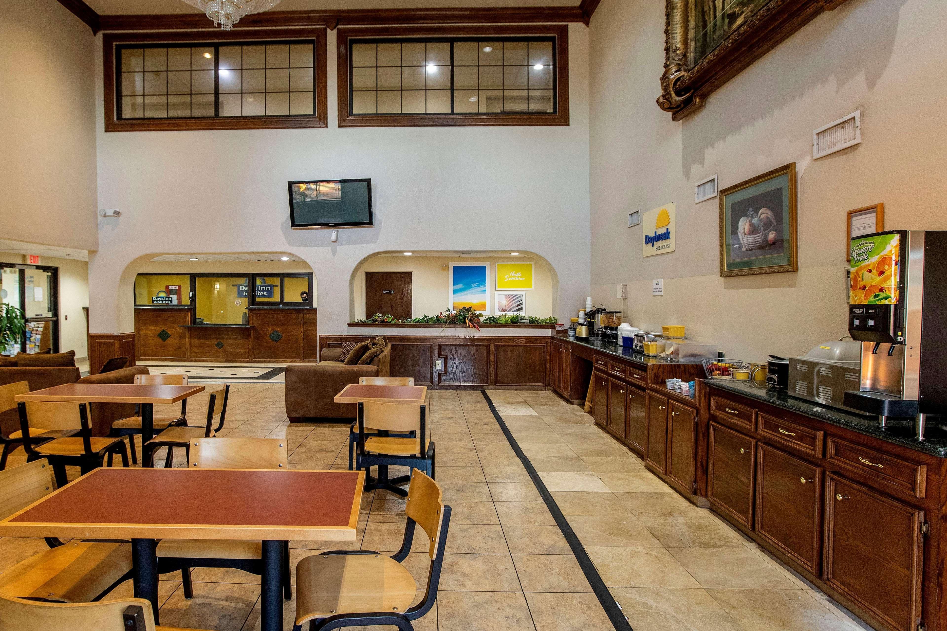 Days Inn & Suites By Wyndham Houston North/Aldine Ngoại thất bức ảnh