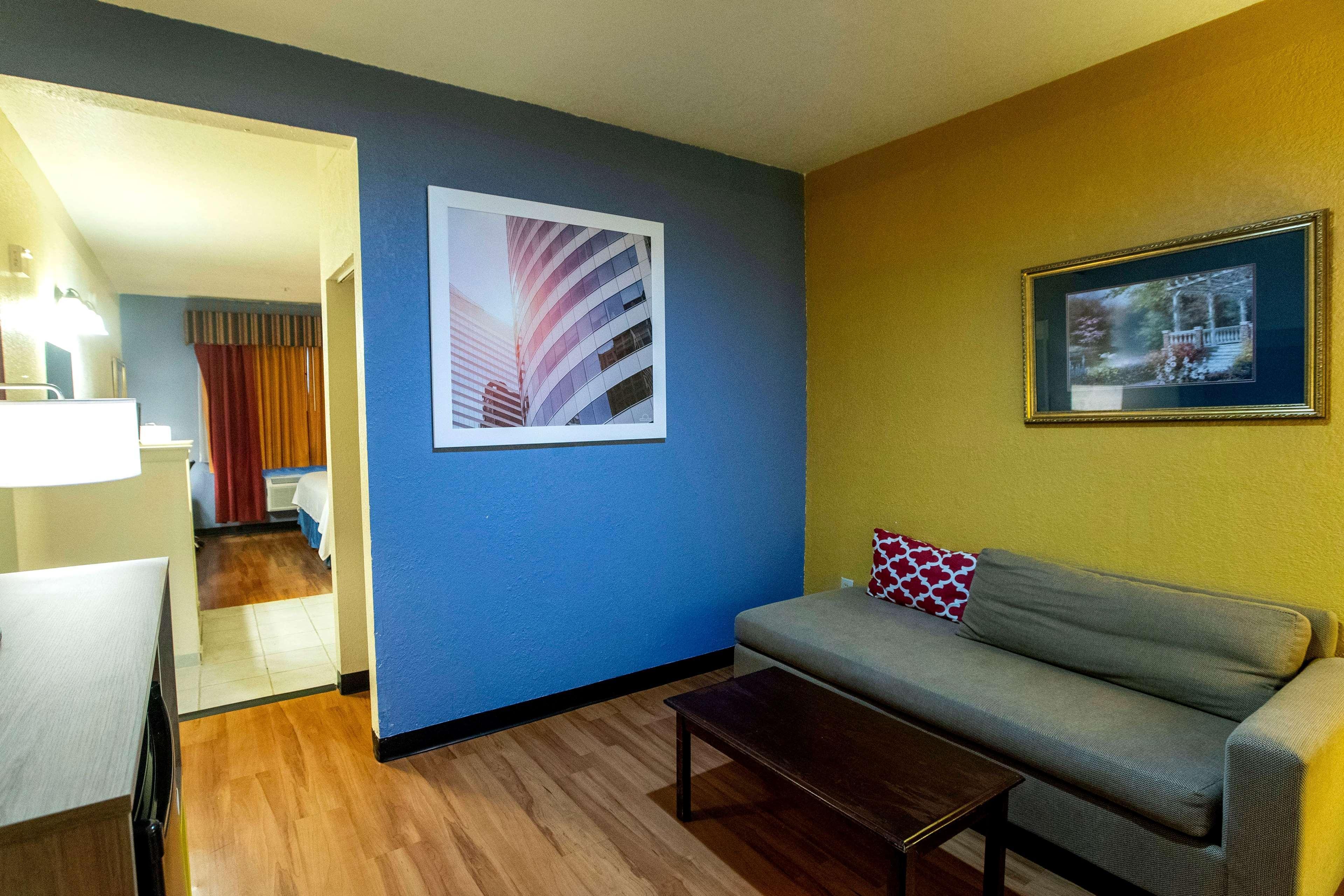 Days Inn & Suites By Wyndham Houston North/Aldine Ngoại thất bức ảnh