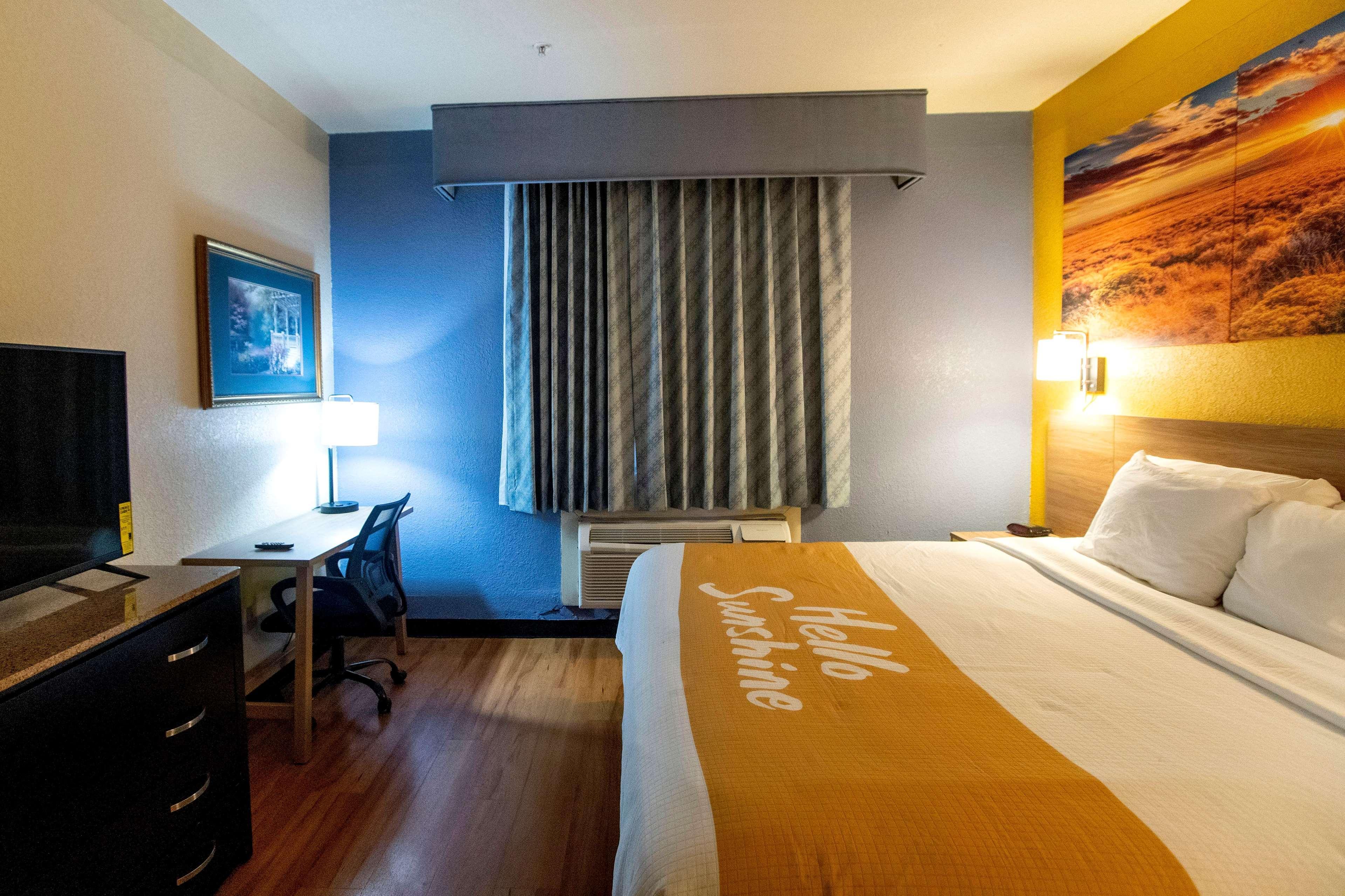 Days Inn & Suites By Wyndham Houston North/Aldine Ngoại thất bức ảnh
