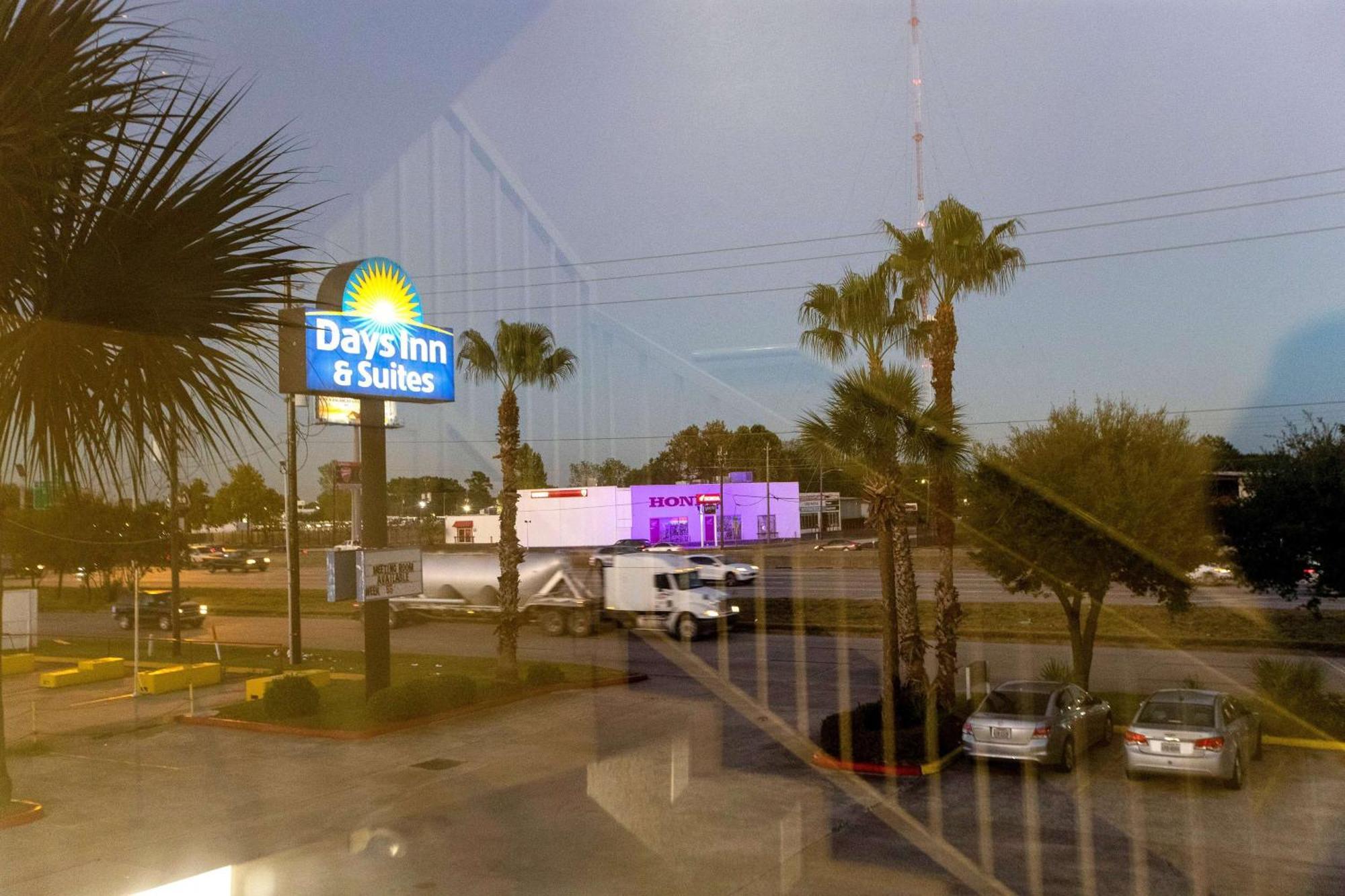 Days Inn & Suites By Wyndham Houston North/Aldine Ngoại thất bức ảnh