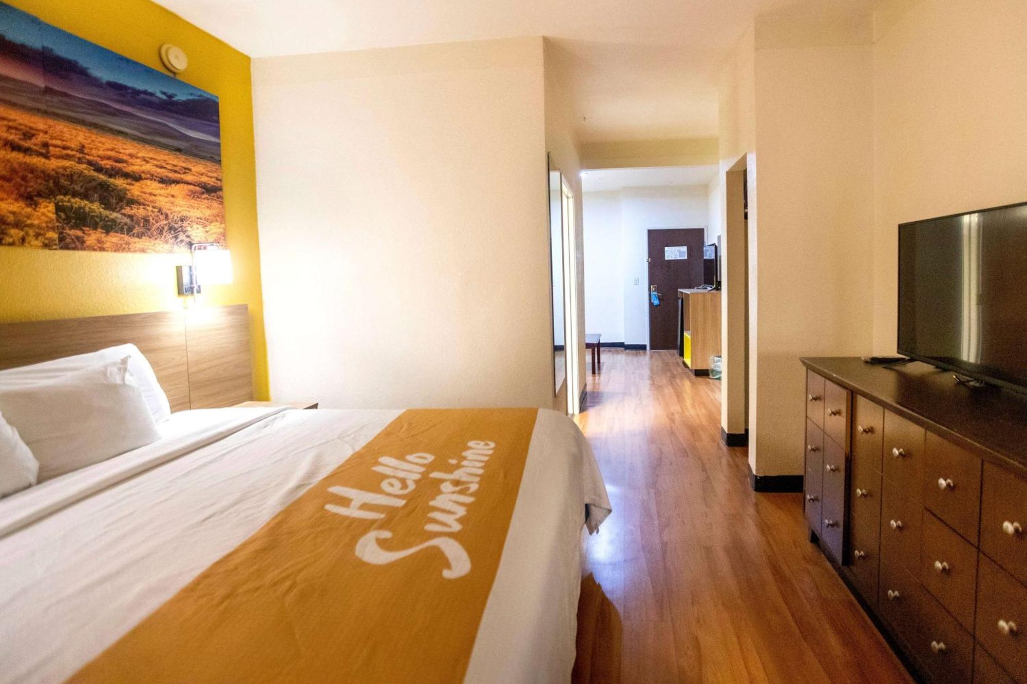 Days Inn & Suites By Wyndham Houston North/Aldine Ngoại thất bức ảnh