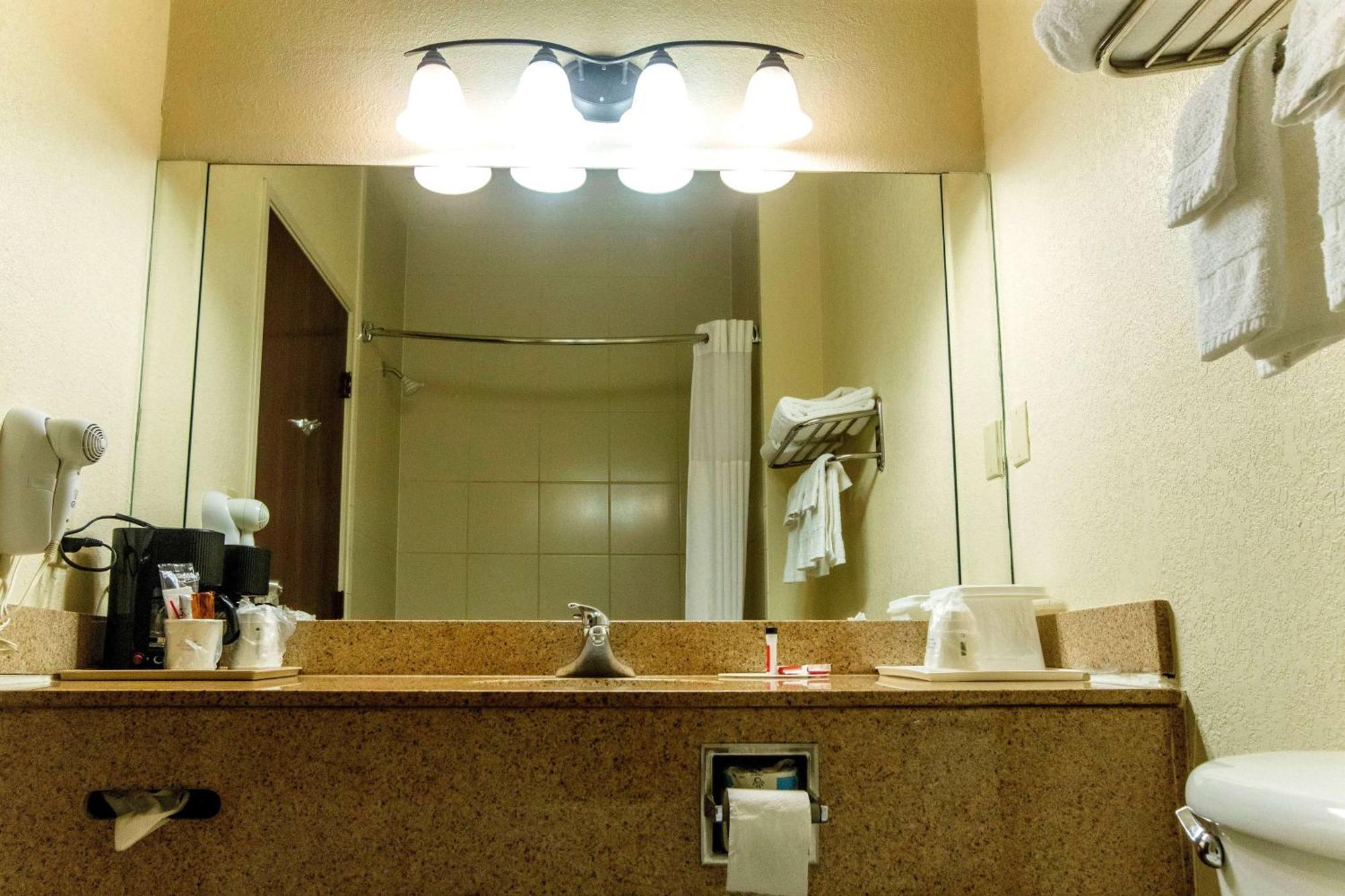 Days Inn & Suites By Wyndham Houston North/Aldine Ngoại thất bức ảnh