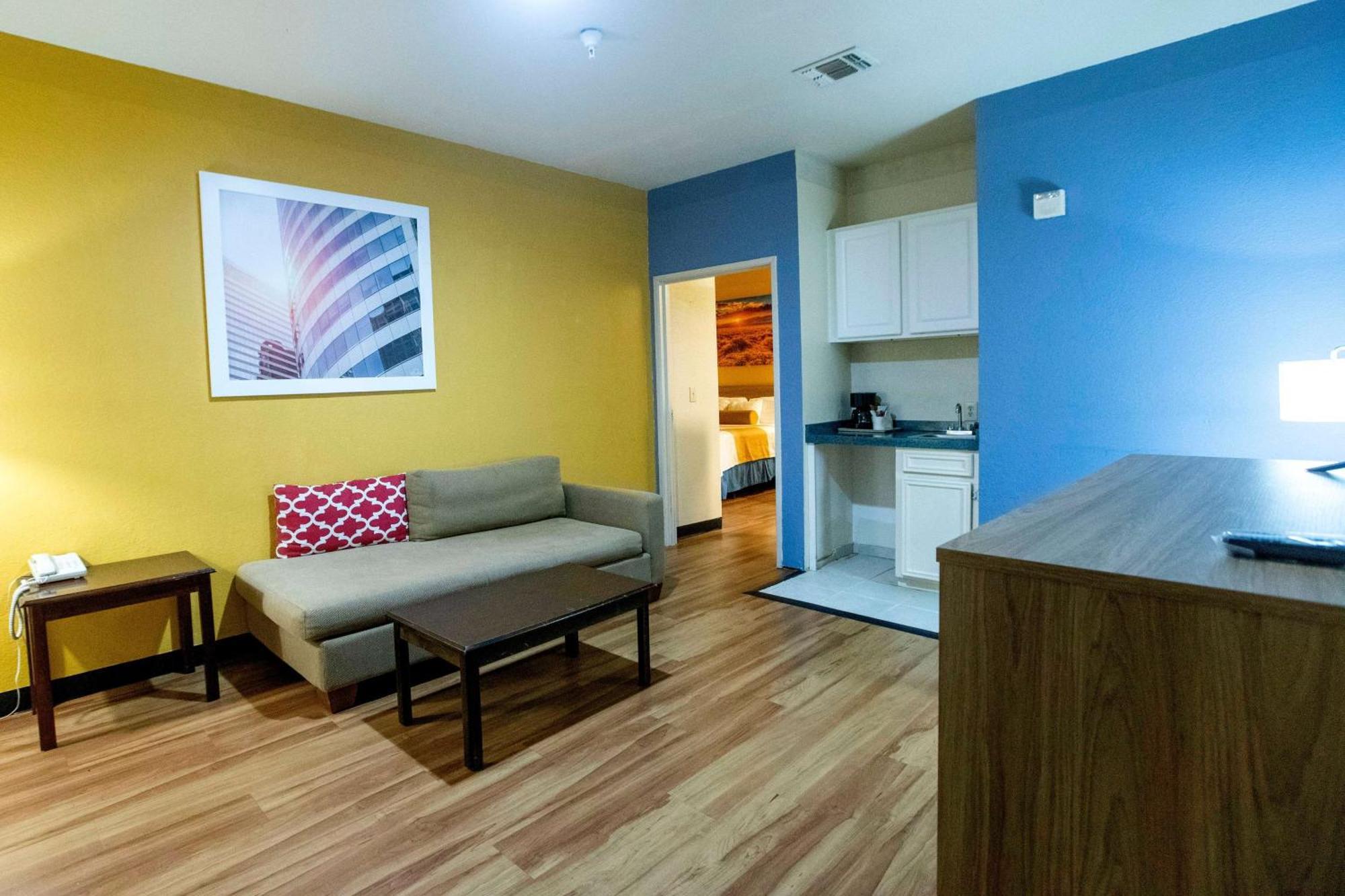 Days Inn & Suites By Wyndham Houston North/Aldine Ngoại thất bức ảnh